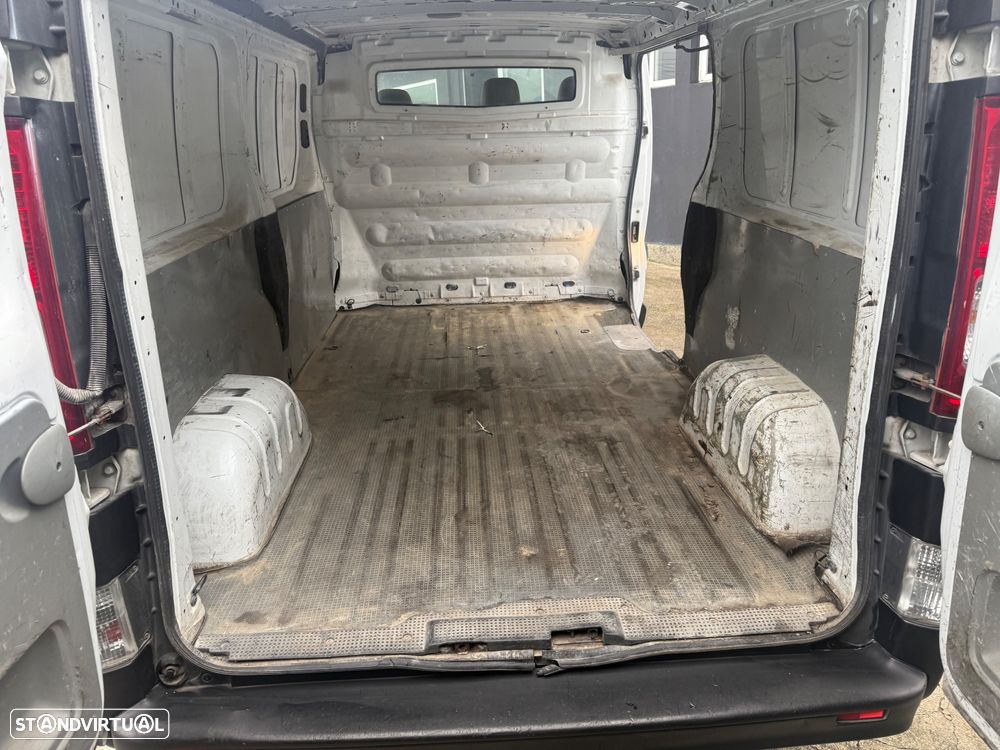 Opel Vivaro longa - 12