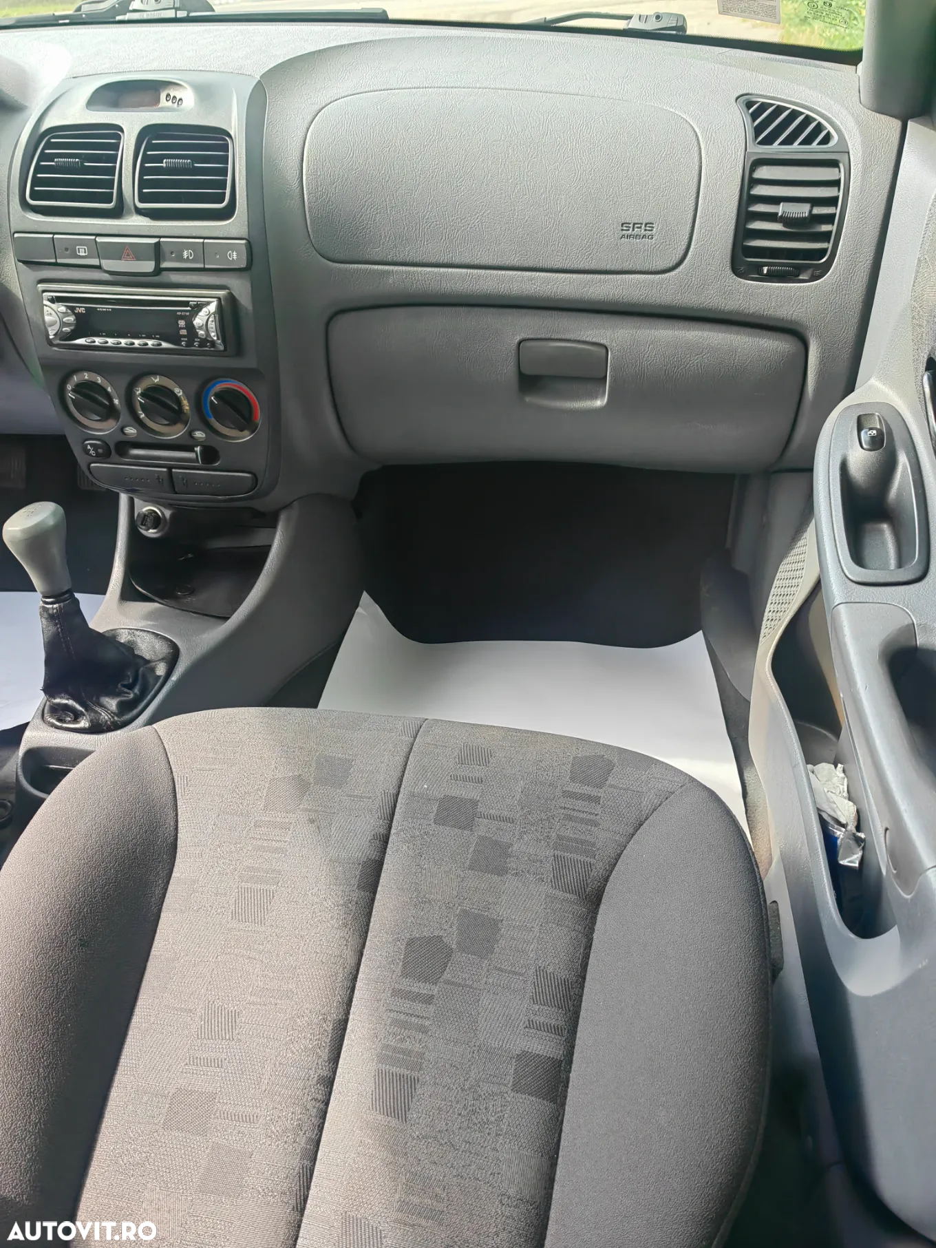 Hyundai Accent 1.3i - 12