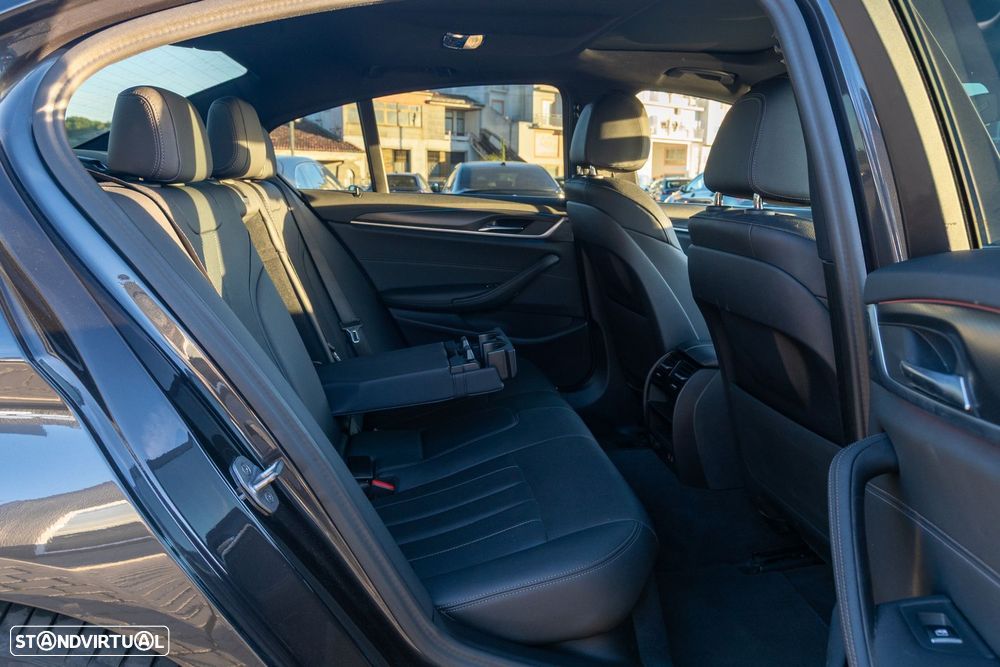 BMW 530 e Pack M - 16