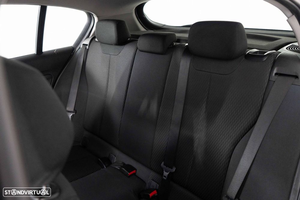 BMW 116 d EfficientDynamics - 11