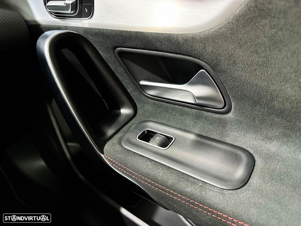 Mercedes-Benz CLA 250 e 8G-DCT AMG Line - 33