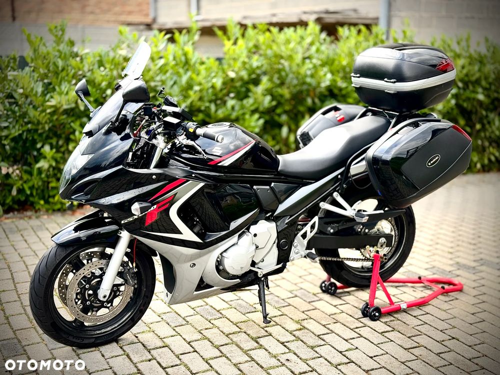 Suzuki GSX - 3