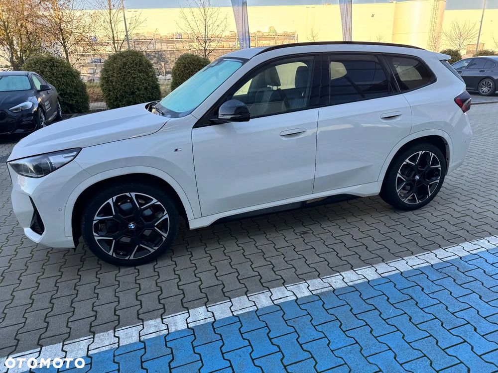 BMW X1 xDrive23i mHEV - 18