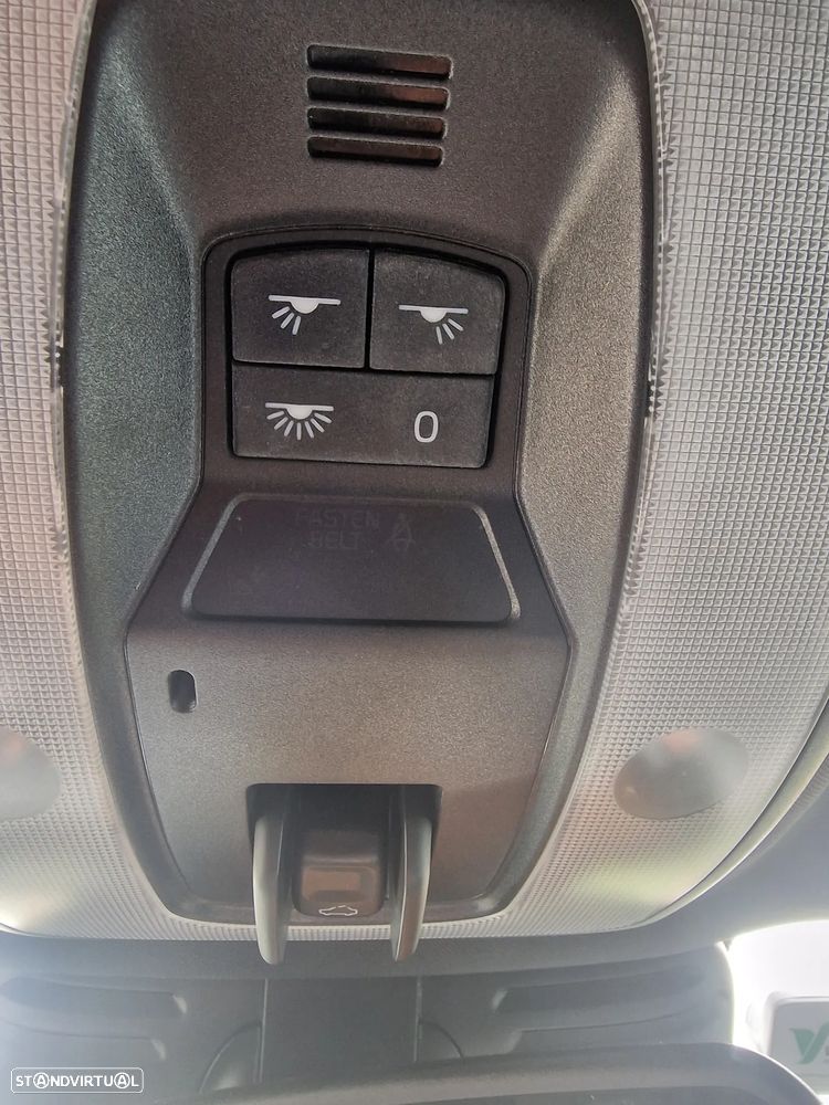 Volvo XC 60 2.0 D4 R-Design Momentum Geartronic - 11