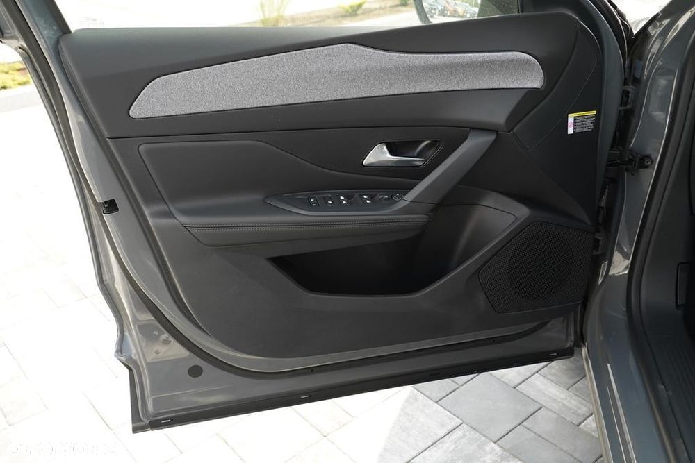 Peugeot 408 1.2 PureTech mHEV Allure S&S e-DSC6 - 10