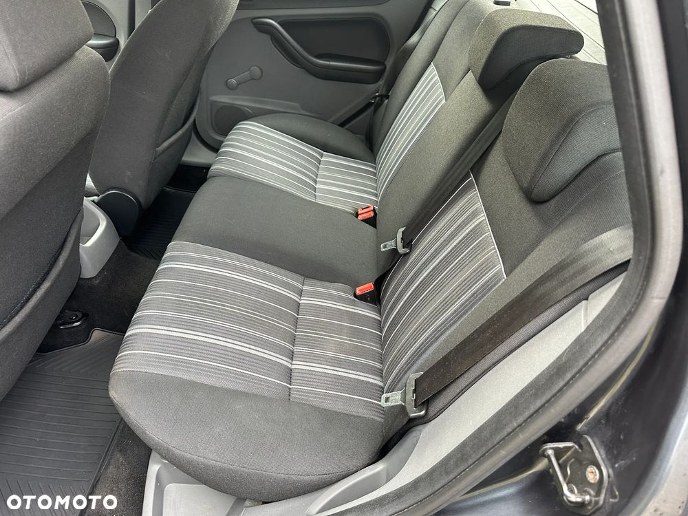 Ford Focus 1.8 Titanium - 12