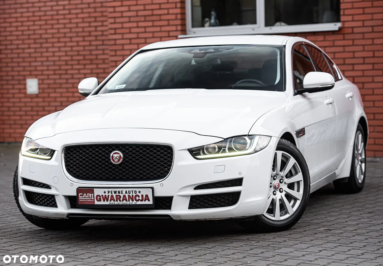 Jaguar XE 2.0 D AWD R-Sport - 19