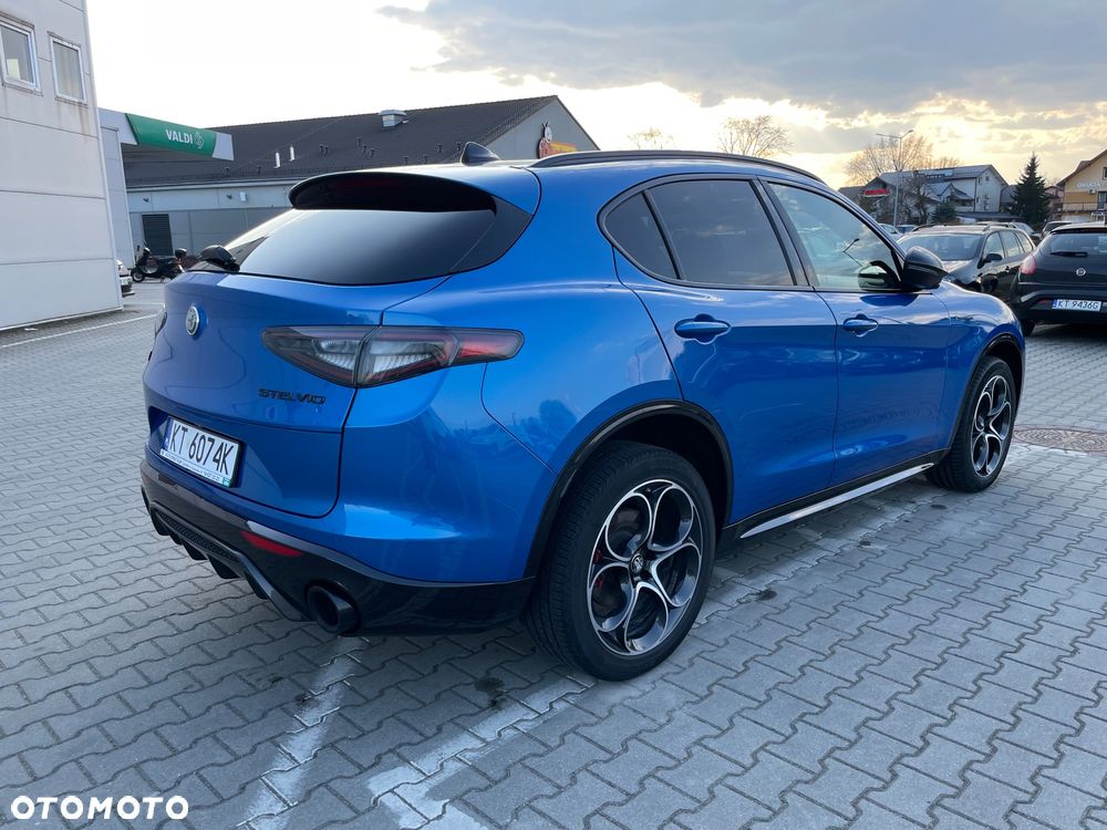 Alfa Romeo Stelvio 2.0 Turbo 16V AT8-Q4 Veloce - 4