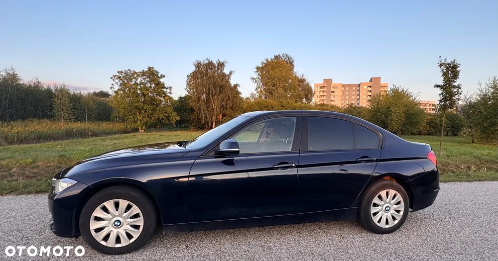 BMW Seria 3 318d - 9