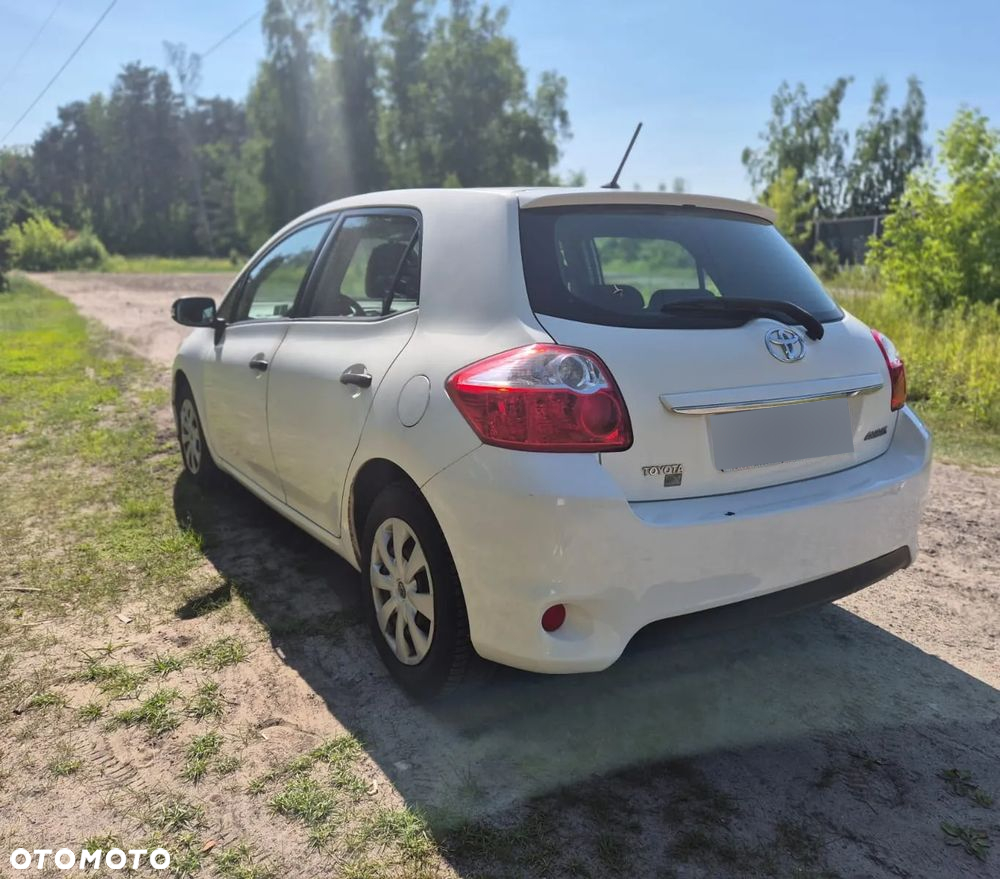 Toyota Auris 1.4 D-4D Luna EU5 - 8