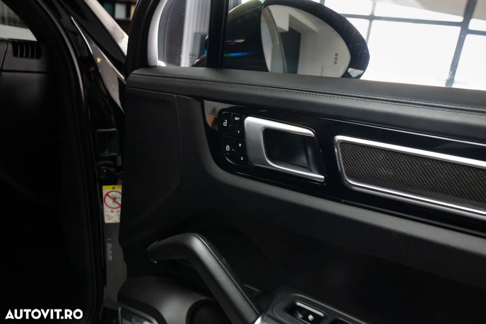 Porsche Cayenne S - 36