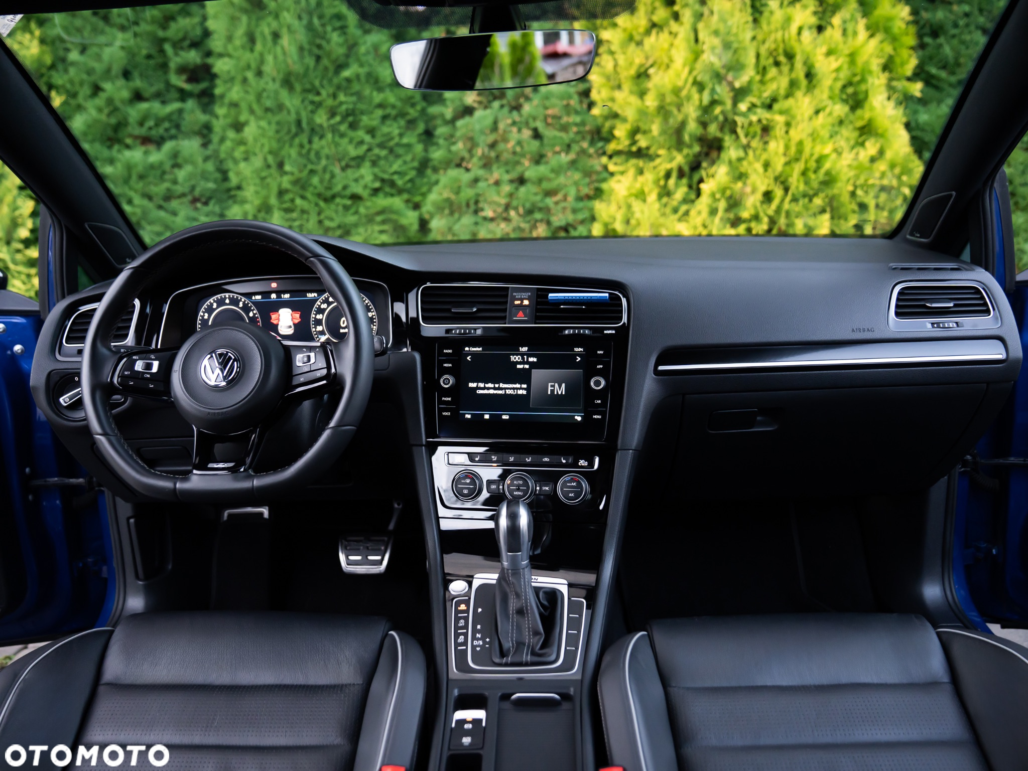 Volkswagen Golf - 32