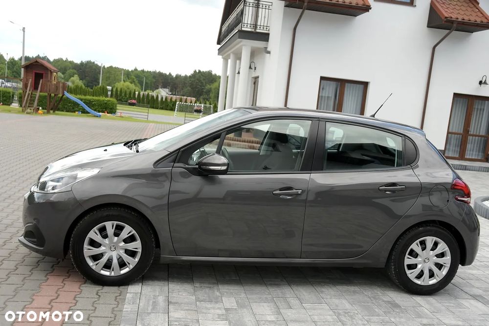 Peugeot 208 - 3
