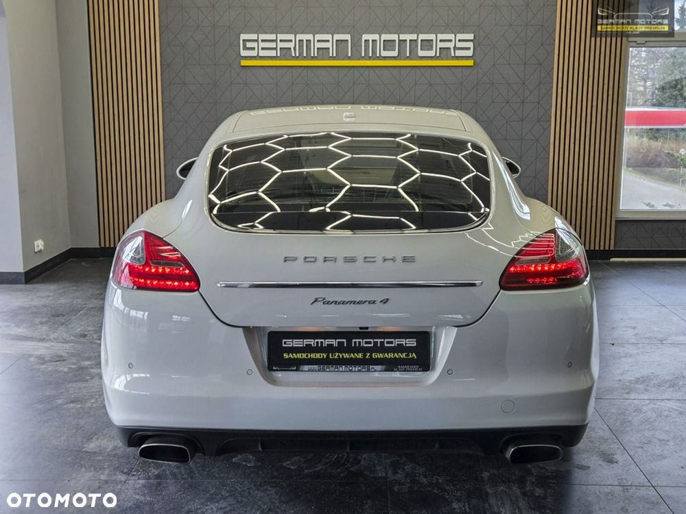 Porsche Panamera 4 PDK Edition - 18