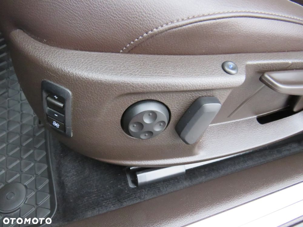 Volkswagen Passat 1.8 TSI Automatik Highline - 27