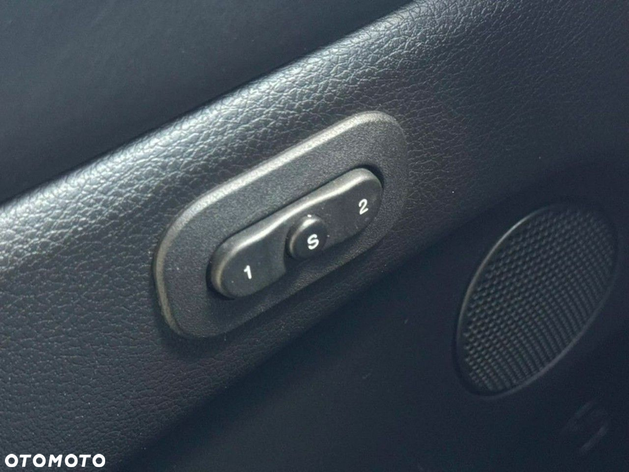Jeep Grand Cherokee - 30
