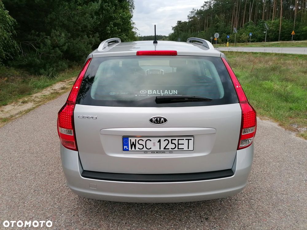 Kia Ceed - 4