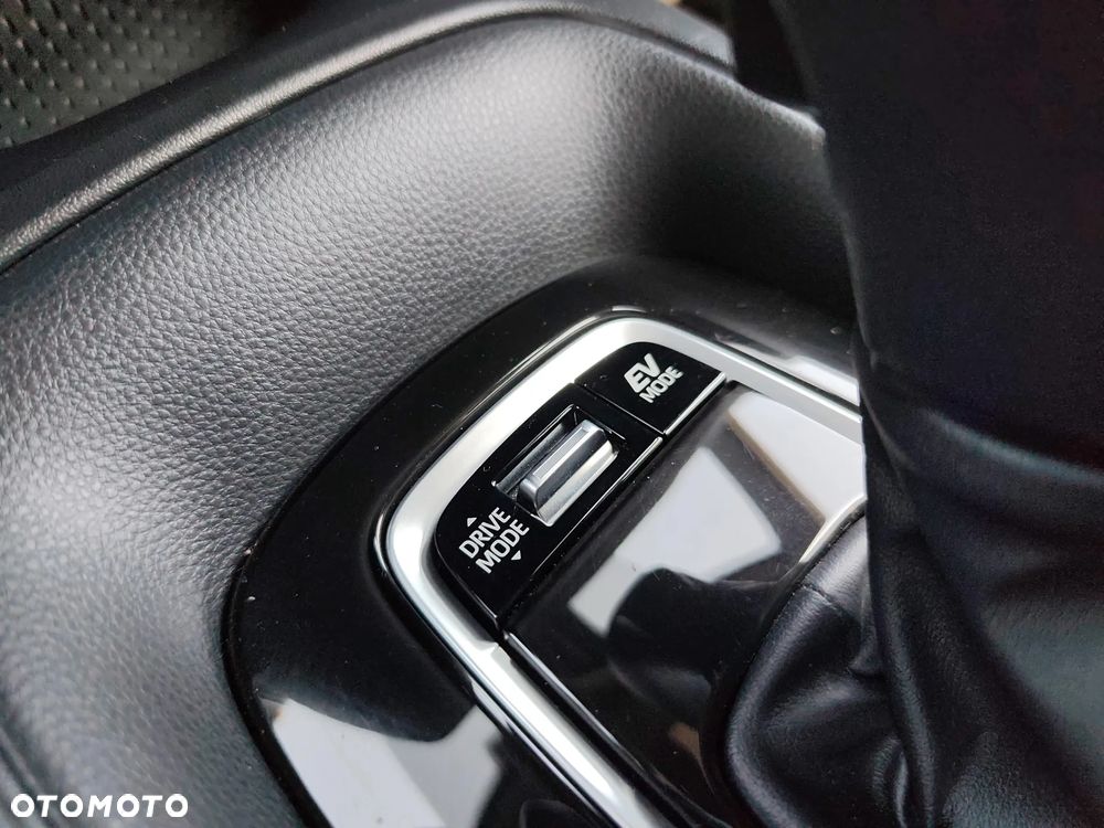 Suzuki Swace 1.8 Hybrid Premium Plus CVT - 25