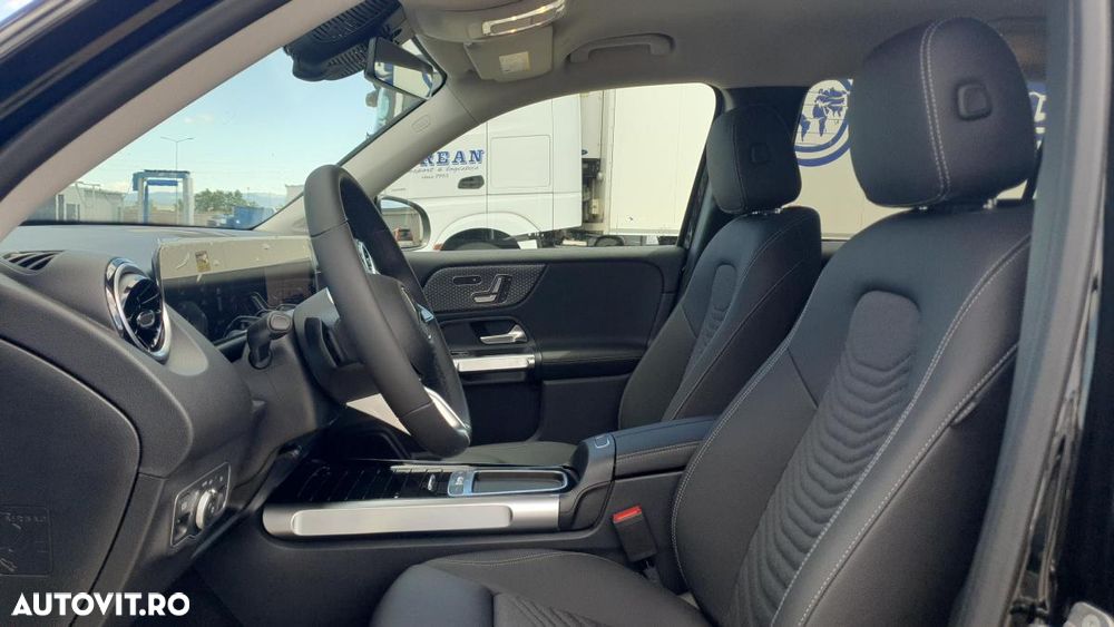 Mercedes-Benz GLB - 13