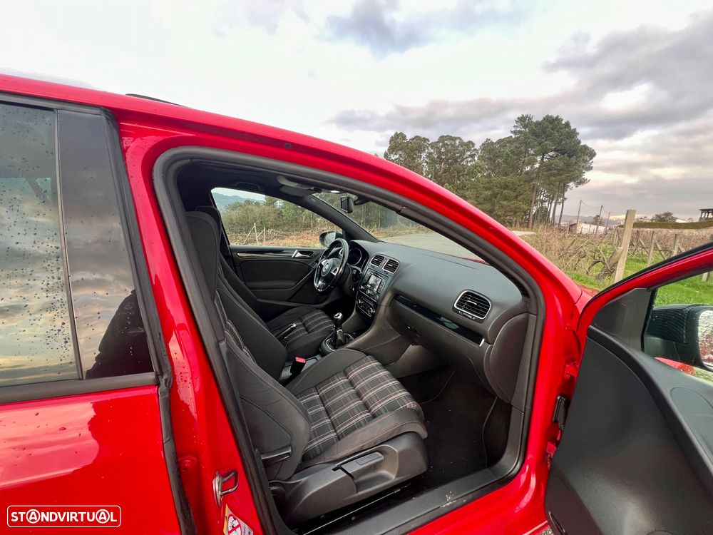 VW Golf 2.0 GTI - 35