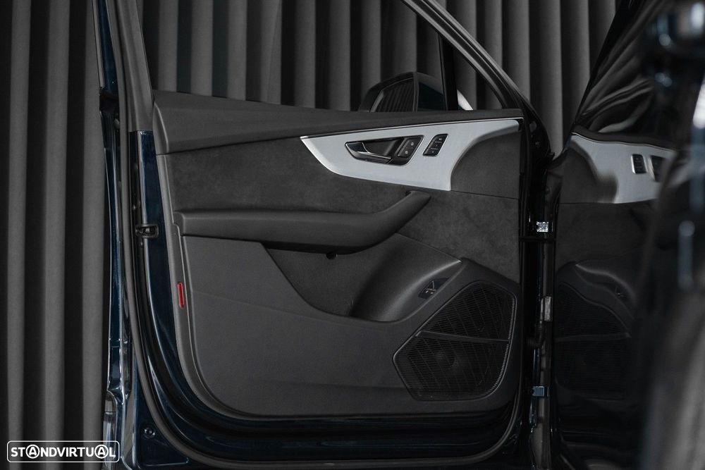 Audi Q7 55 TFSIe quattro S line Tiptronic - 40