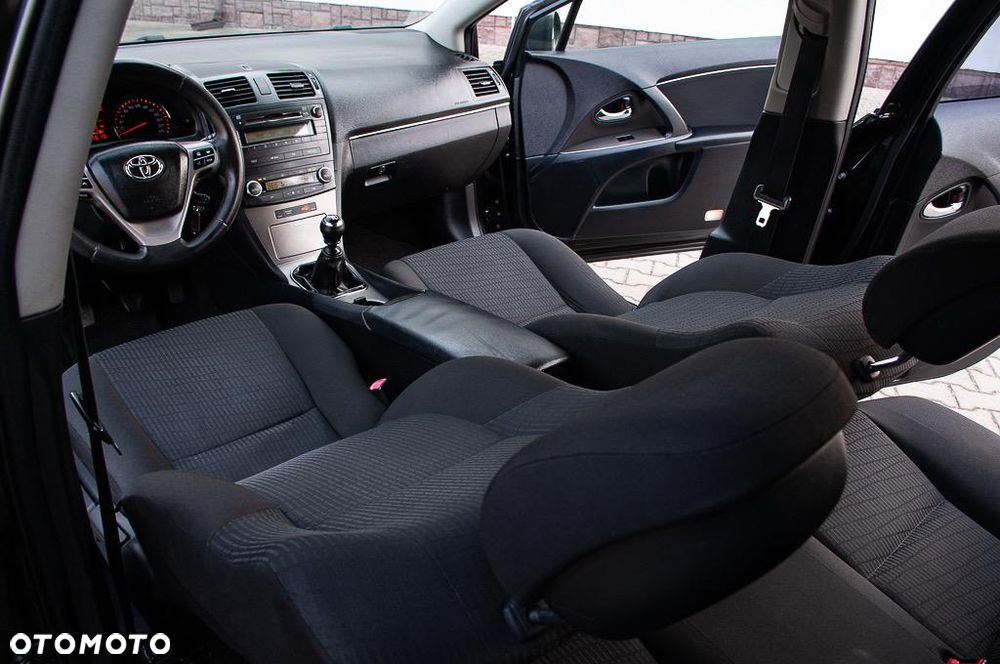 Toyota Avensis 2.2 D-4D X - 22