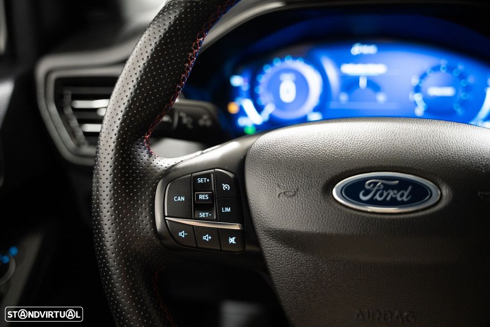 Ford Focus SW 1.0 EcoBoost ST-Line X - 23