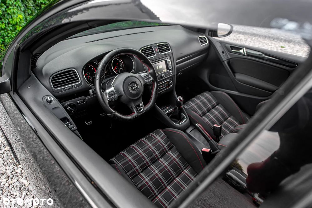 Volkswagen Golf 2.0 GTI - 18