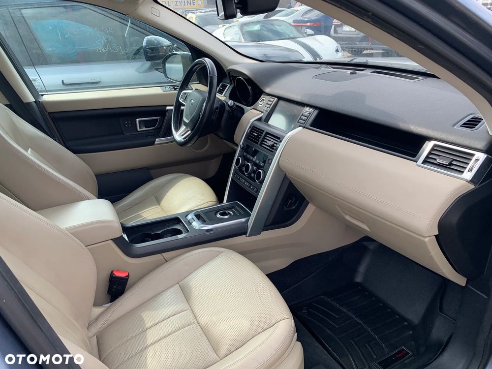 Land Rover Discovery Sport P250 R-Dynamic HSE - 12