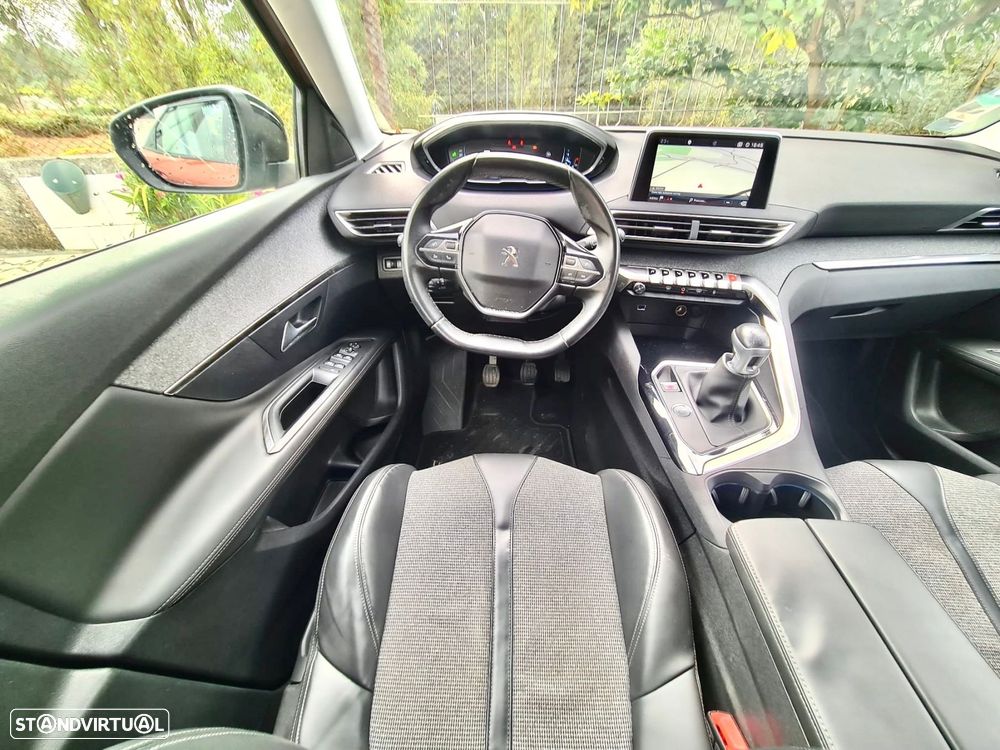 Peugeot 3008 1.2 PureTech Allure - 28