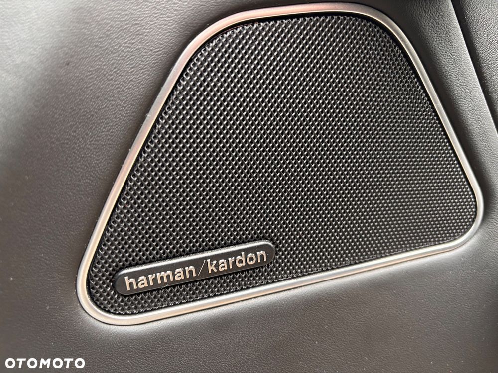 Maserati Levante Q4 Executive - 6