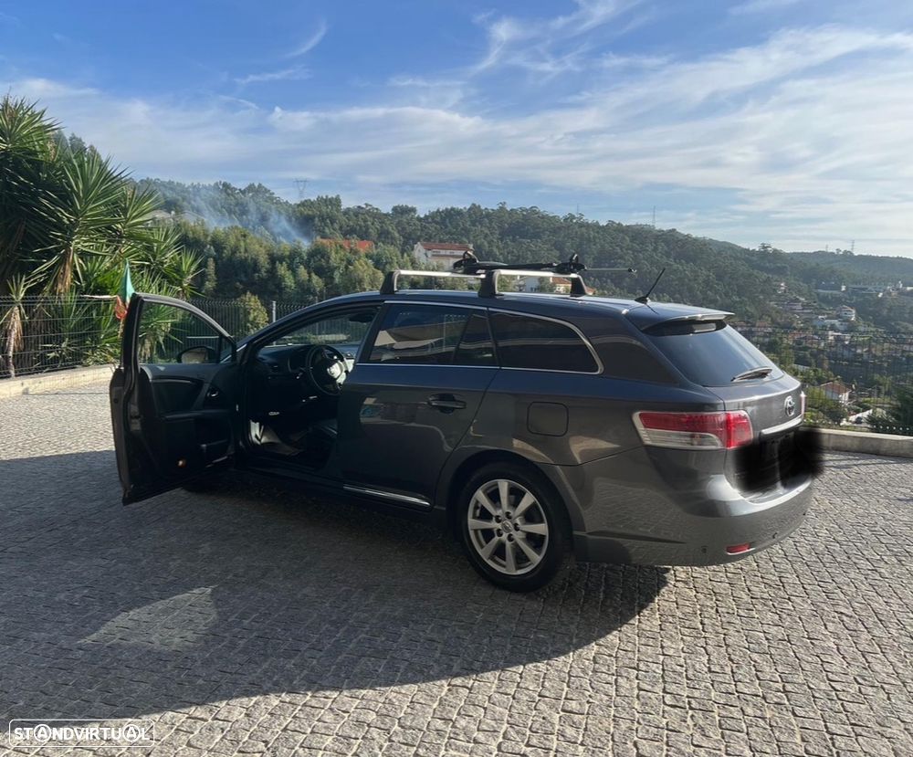 Toyota Avensis SW 2.0 D-4D Exclusive +Pele+GPS - 3