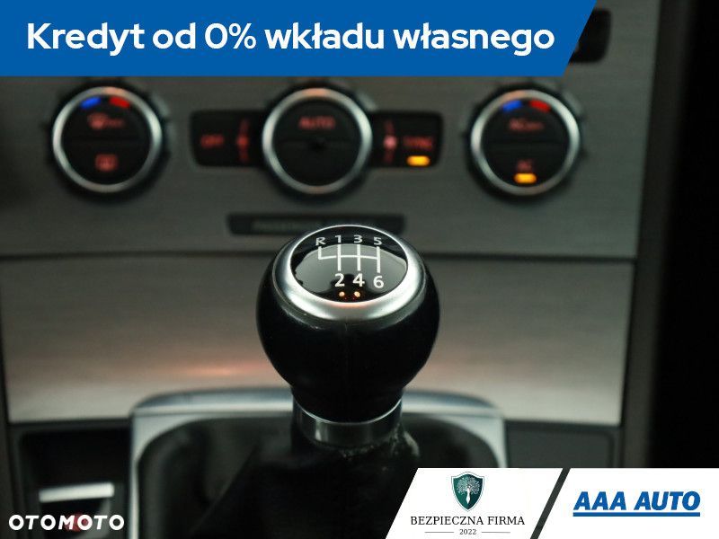 Volkswagen Passat - 14