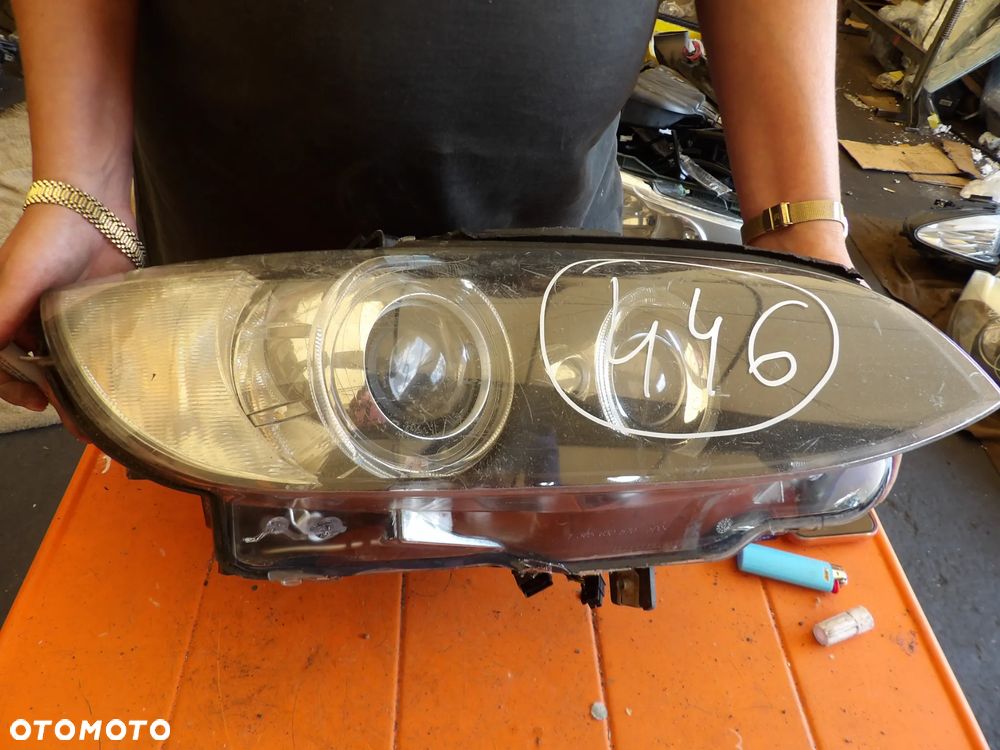 BMW - E92 - PRZED LIFT - XENON - URWANE UCHO - PRAWA LAMPA PRZEDNIA - UK - 7162130 - 1