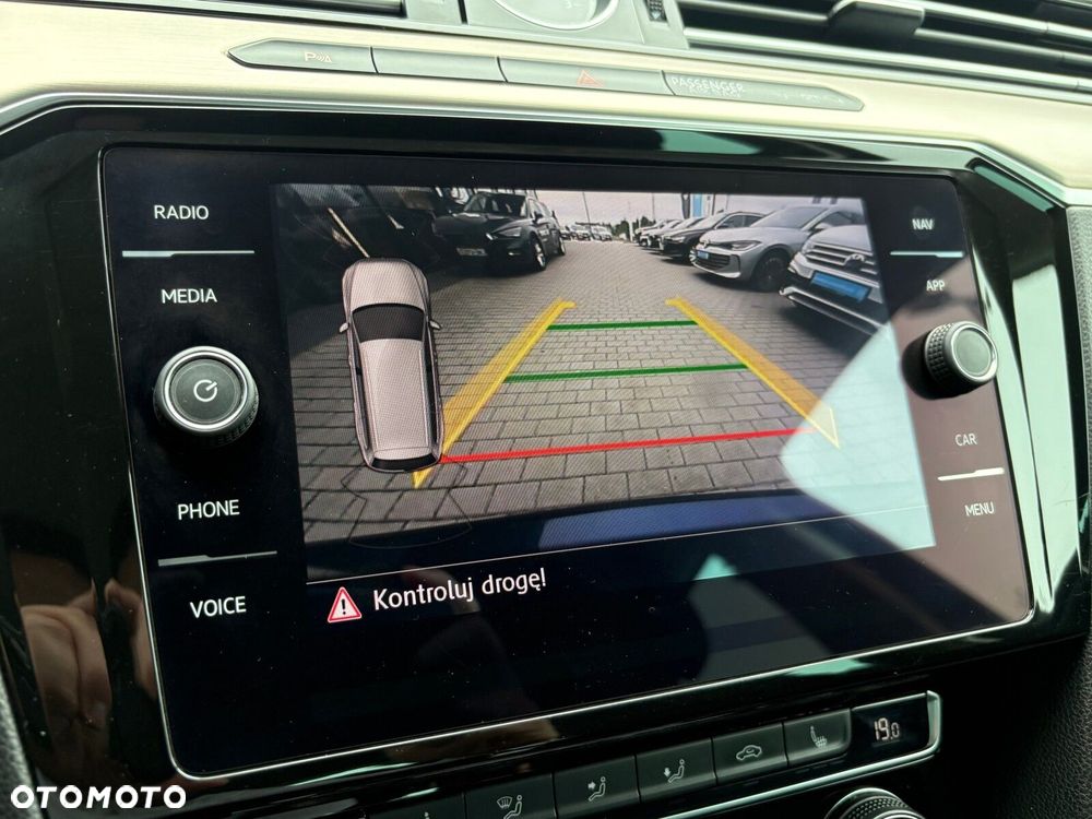 Volkswagen Passat - 30
