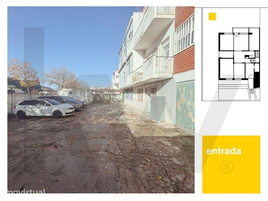 Habitação Duplex com Logradouro e Estacionamento no Coração da Amadora - Grande imagem: 4/34