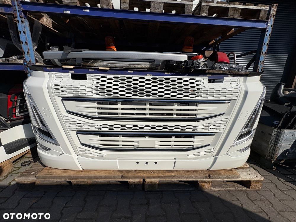 Kompletny przód zderzak Volvo FH5 atrapa grill Reflektor