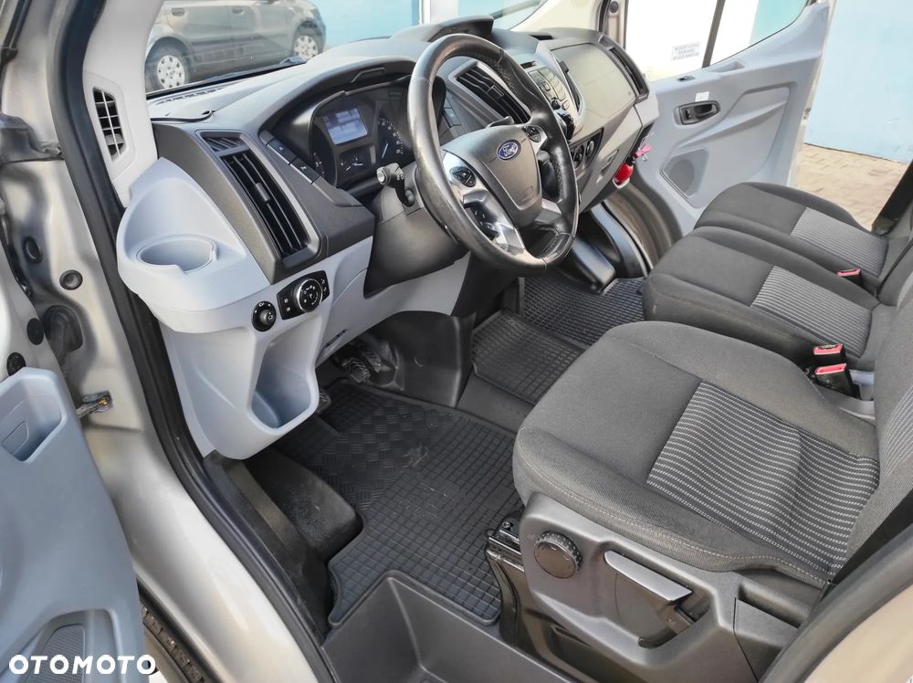 Ford Transit Autobus 18 osób 2.2 TDCI 155 KM 2017 r - 17