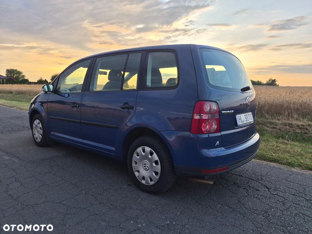 Volkswagen Touran 2.0 FSI Trendline - 4