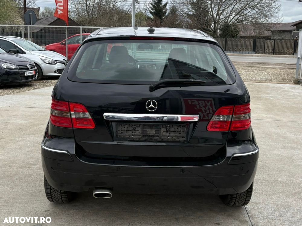 Mercedes-Benz B 180 - 4