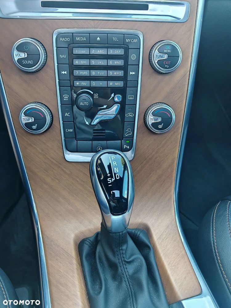 Volvo XC 60 D4 AWD Summum - 15