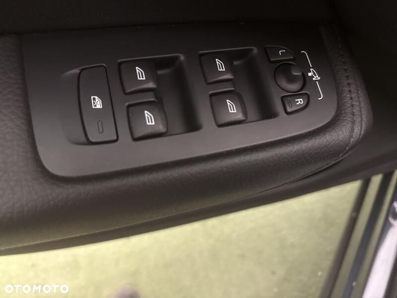Volvo XC 60 B4 D AWD Inscription - 12