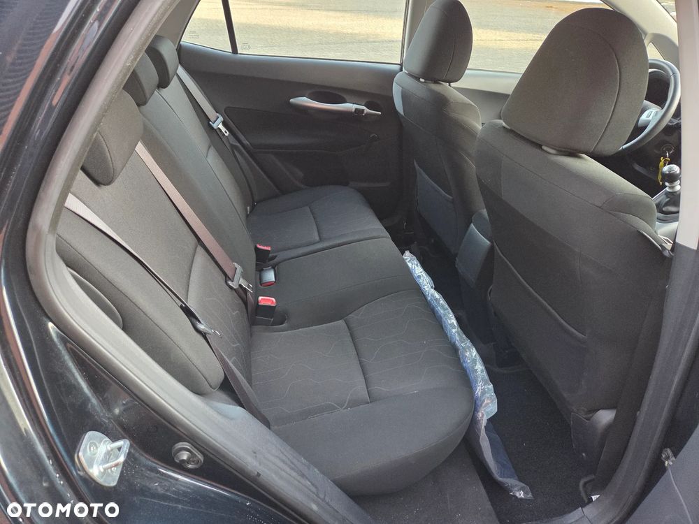 Toyota Auris 1.33 VVT-i - 10