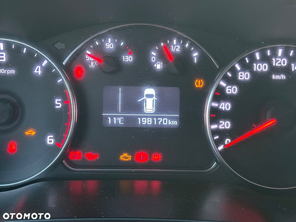 Kia Carens 1.7 CRDi Business Line 7os - 13