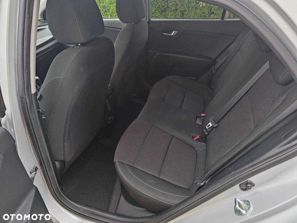 Kia Rio - 18