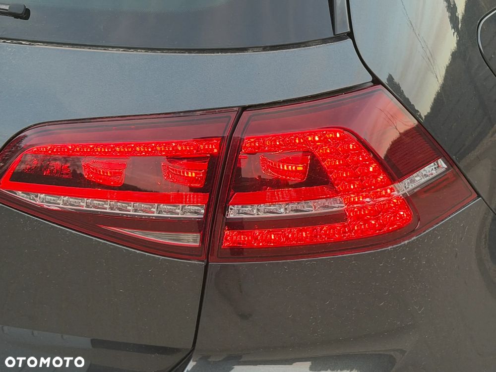 Volkswagen Golf - 27