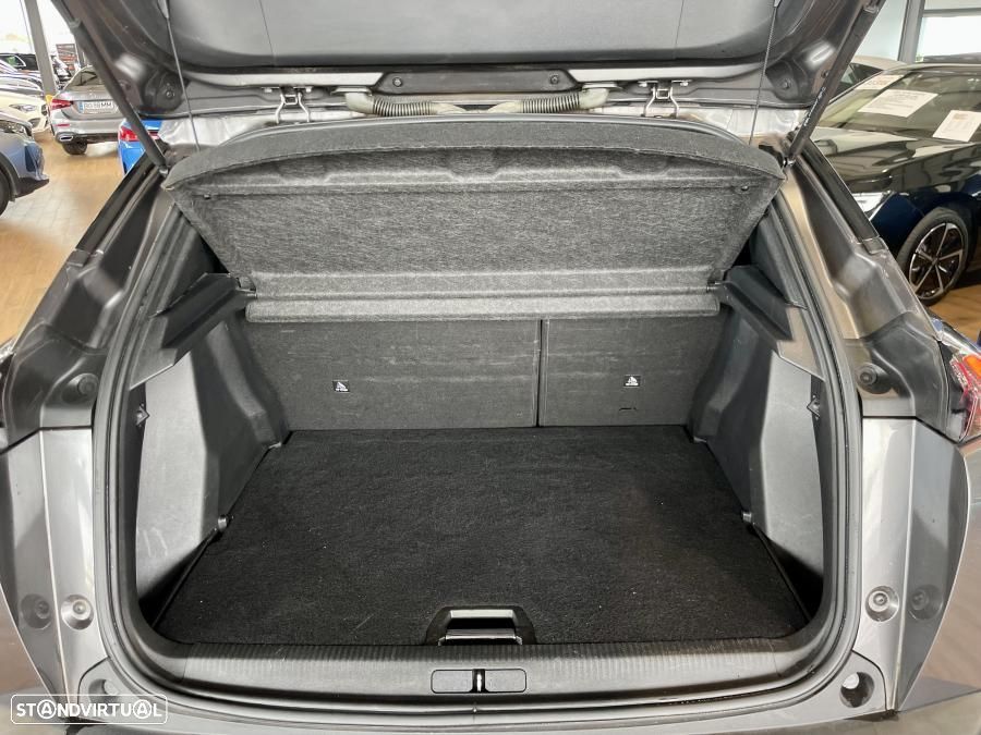 Peugeot 2008 1.2 PureTech Allure Pack EAT8 - 32