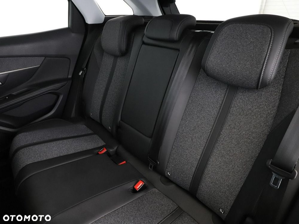 Peugeot 3008 1.5 BlueHDi Allure S&S - 18