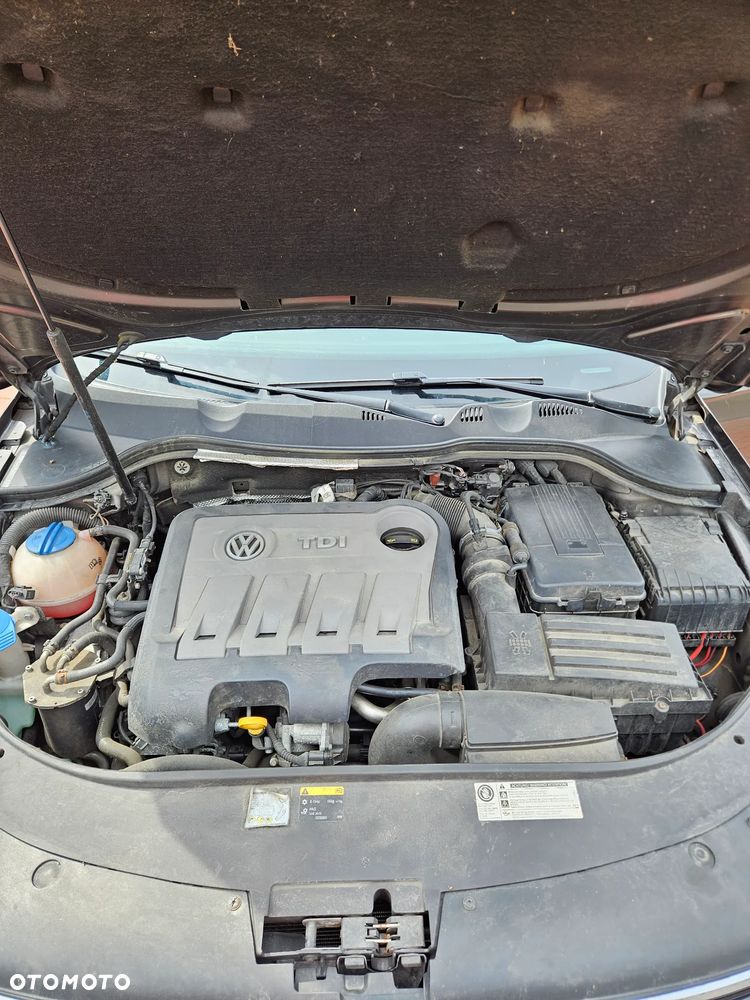 Volkswagen Passat - 14