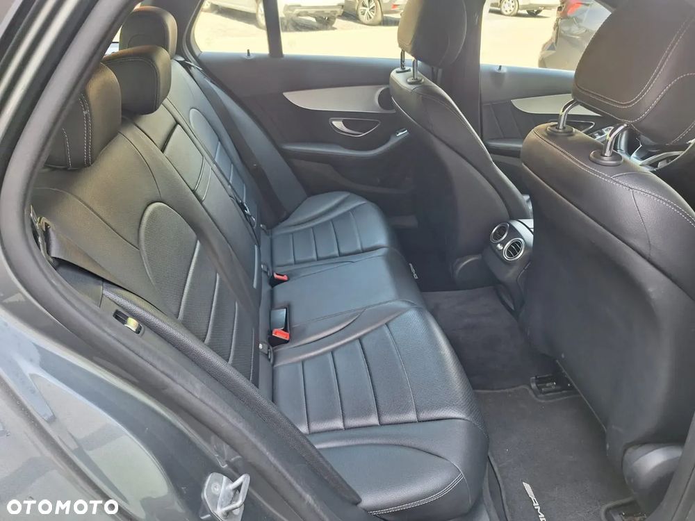 Mercedes-Benz Klasa C 250 d 4Matic T 9G-TRONIC AMG Line - 31